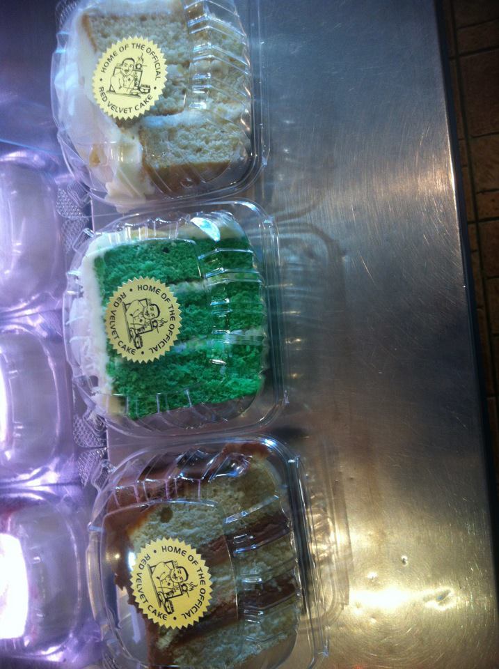 Cake Man Raven Restaurant in Brooklyn / Official Menus & Photos