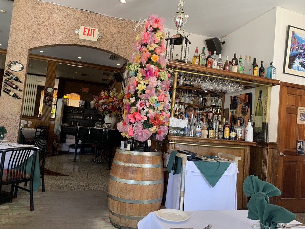 Portofino Restaurant in Queens / Official Menus & Photos